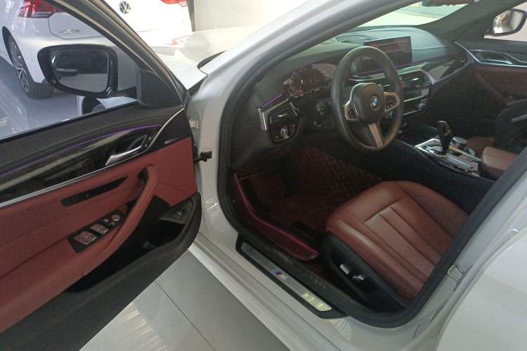 Used BMW 5 Series 2020 530Li Leading Model M Sport Package Driver Seat