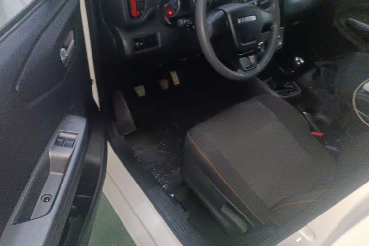 Used Dongfeng Fengon 380 2022 1.5L Comfort-Class Passenger Vehicle (Steel Spring) with 7 Seats