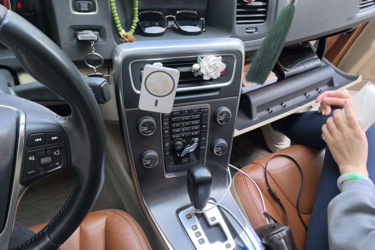 Used Volvo S60 2012 T5 Zhiya Edition Audio And AC Panel