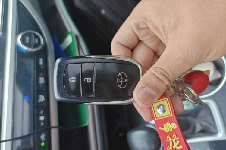 Used Toyota Highlander 2017 2.0T Four-Wheel Drive Luxury Edition 7 Seats Vehicle Key