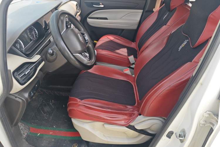 Used GAC Trumpchi M6 2019 270T Automatic Elite Edition (7-seater) China V Standard Left Front Seat