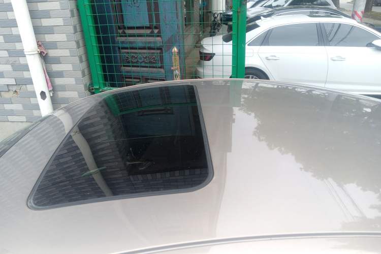 Used Buick Regal 2015 1.6T Elite Tech Model Roof