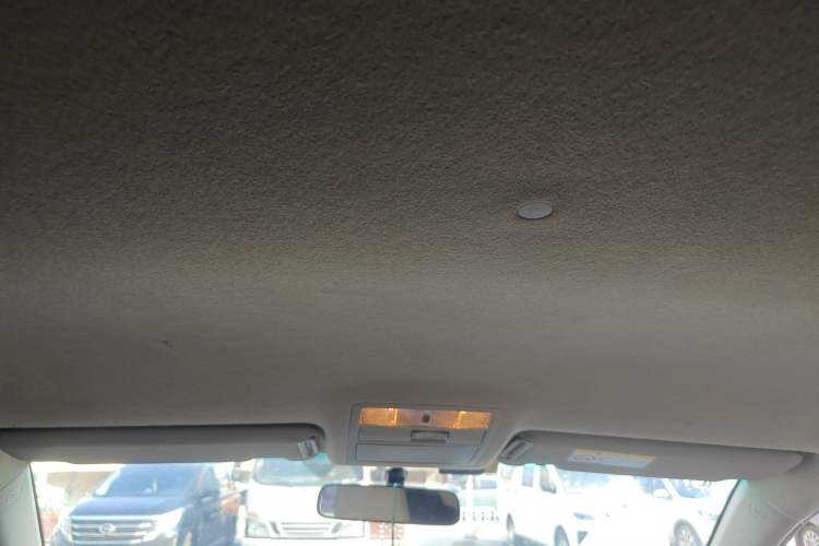 Used Toyota Highlander 2013 2.7L Two-Wheel Drive 5-Seater Purple Gold Edition
