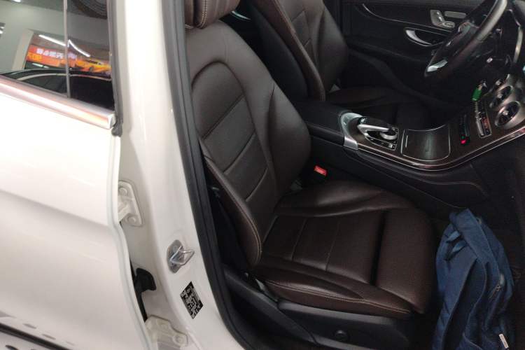 Used Mercedes-Benz GLC 2016 GLC 300 4MATIC Dynamic Model