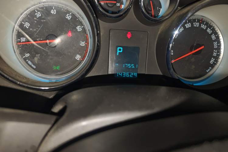 Used Buick GT 2013 XT 1.6L Automatic Fashion Edition Odometer Close Up