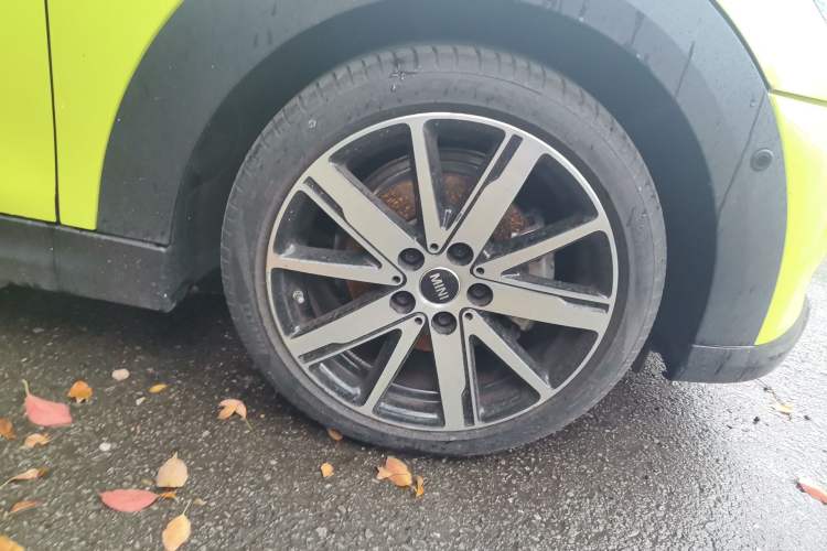 Used MINI 2022 1.5T COOPER Artist Right Front Wheel Hub