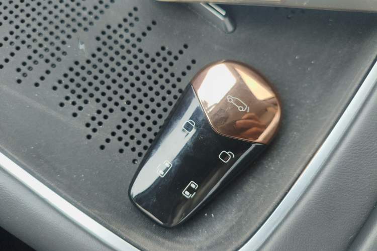 Used VOYAH Dream 2025 PHEV Four-Wheel-Drive Flagship Kunpeng Edition
