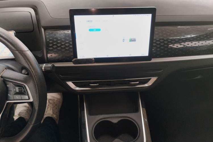 Used BYD Qin PLUS 2021 EV 400KM Leading Comfort Edition Audio And AC Panel