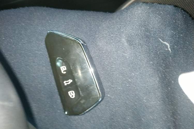 Used Volkswagen Golf 2023 280TSI DSG R-Line Lite Interior 1