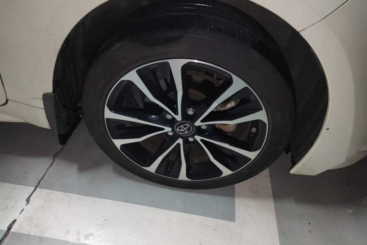 Used Toyota Levin 2019 Dual-Engine 1.8H E-CVT Sport Edition China V Standard Right Front Wheel Hub