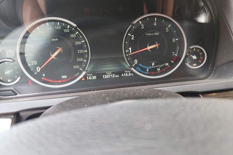 Used BMW 7 Series 2013 730Li Luxury Model Odometer Close Up