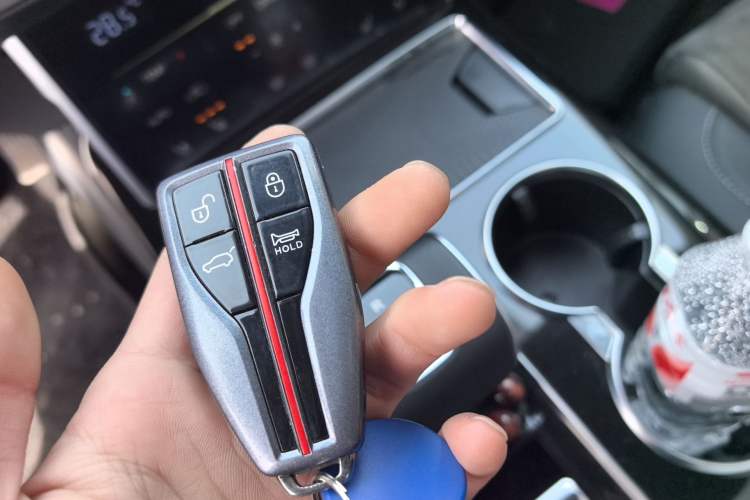 Used Hongqi HS7 2022 3.0T Automatic All-Wheel Drive ZhiLian Flagship Edition Five Seats Vehicle Key