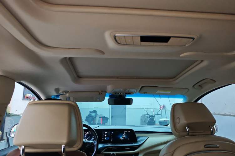 Used Buick GL8 2022 ES Land Cruiser 653T Luxury Model
