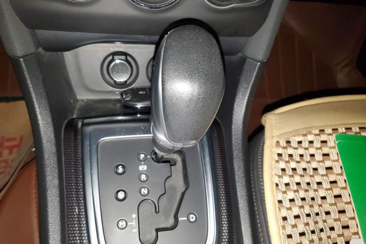 Used Citroen C4L 2014 1.8L Intelligent Drive Automatic Dynamic Model Gear Lever