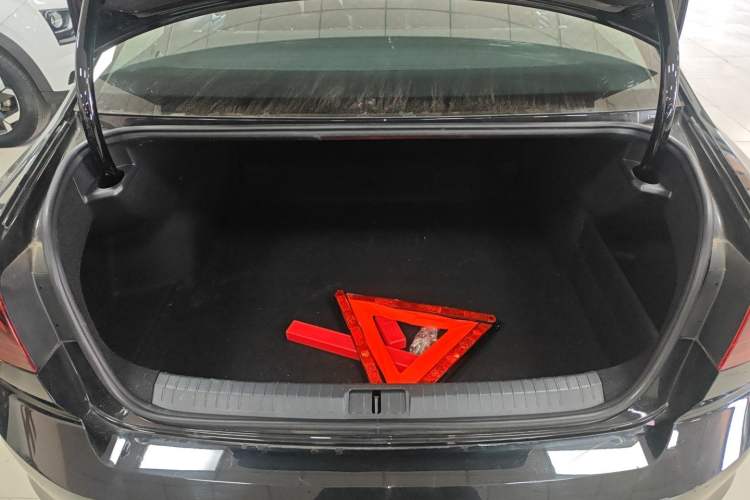 Used Volkswagen Magotan 2025 Zhongxiang Version 280TSI DSG Comfort Edition