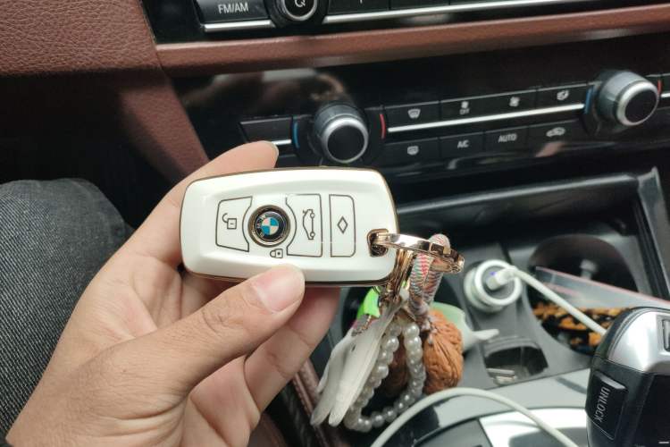 Used BMW 5 Series 2014 520i Elegant Edition