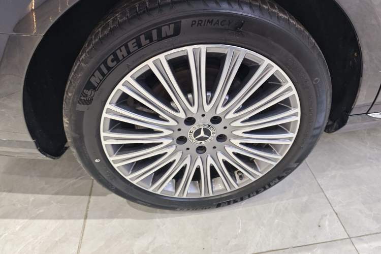 Used Mercedes-Benz E-Class 2022 Revised Version E 300 L Luxury Edition Exterior 1