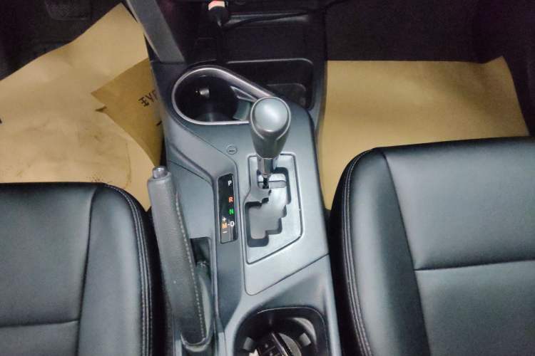 Used Toyota RAV4 2016 2.0L CVT Two-Wheel Drive Fashion Edition China V Standard