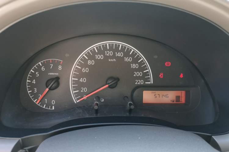 Used Nissan Sunny 2015 1.5XE Manual Comfort Edition Instrument Cluster