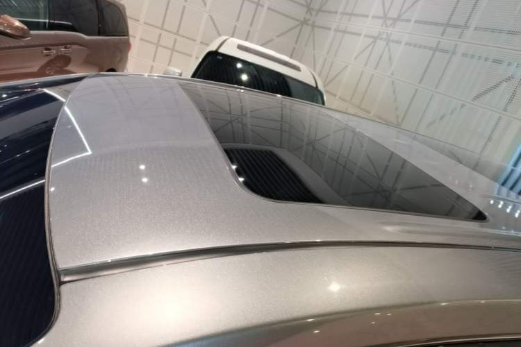 Used Buick GL8 2022 Land Business Class 652T Smart Deluxe Model Roof