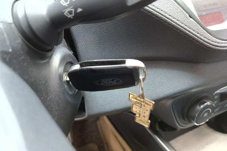 Used Ford Escort 2015 1.5L Automatic Fashion Model
