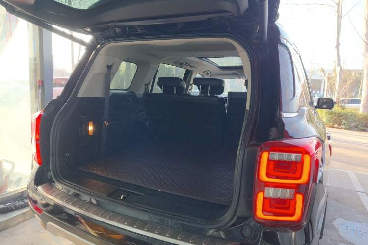 Used GAC Trumpchi GS8 2019 390T Two-Wheel Drive Luxury Smart Connectivity Version (7 Seats) Trunk