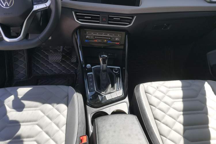 Used Volkswagen Tayron 2023 330TSI Two-Wheel-Drive R-Line High-Energy Version
