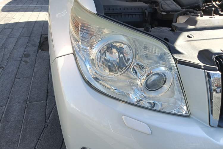 Used Toyota Prado  Right Front Headlight