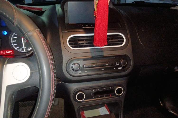 Used MG 3 2013 1.5L AMT Elite Edition Audio And AC Panel