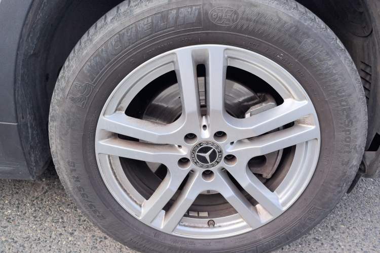 Used Mercedes-Benz GLB 2023 GLB 220 Sport Edition Right Front Wheel Hub