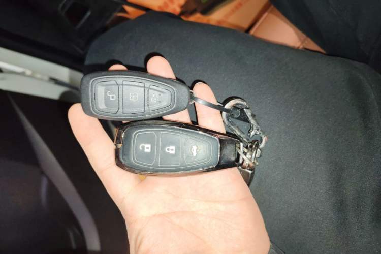 Used Ford Kuga 2018 EcoBoost 180 Two-Wheel-Drive Cognac Special Edition
