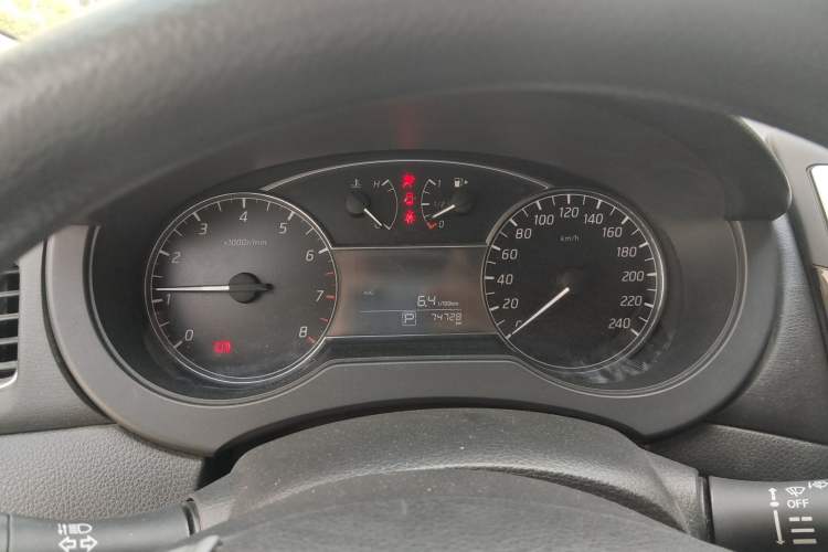 Used Nissan Tiida 2016 1.6L CVT Cool Dynamic Edition