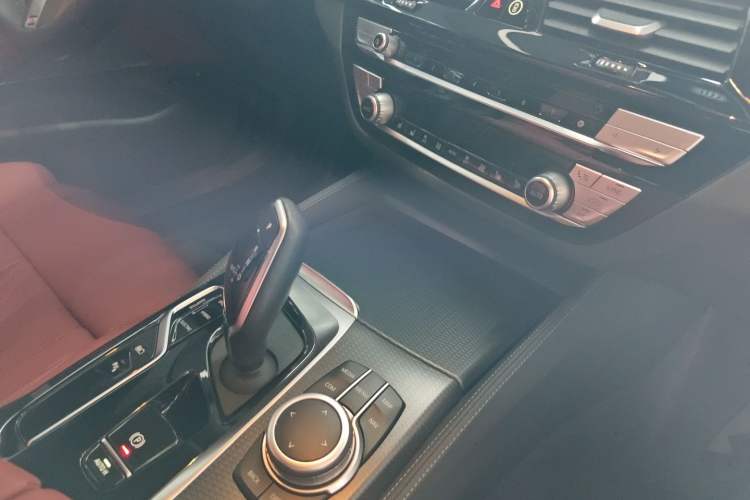 Used BMW 5 Series New Energy 2022 Second Facelift 535Le Pioneer Edition M Sport Package Gear Lever