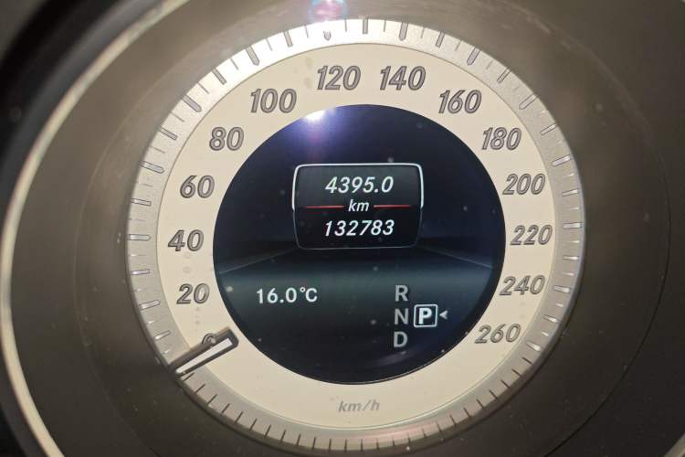 Used Mercedes-Benz CLS 2016 CLS 320 Elegant Edition Odometer Close Up