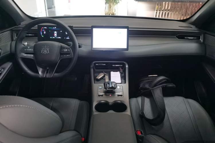 Used BYD Qin PLUS 2025 DM-i Smart Drive 55KM Leading Model
