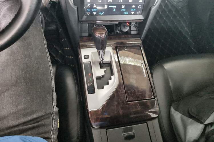 Used Toyota Camry 2015 2.0G Premier Edition Gear Lever