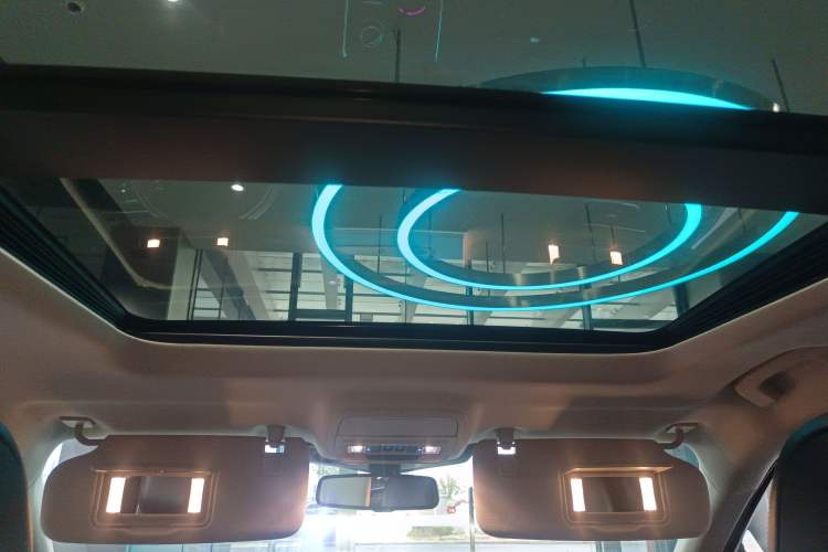 Used Ford Explorer 2023 EcoBoost 285 Four-Wheel Drive Titanium Edition 6 Seats