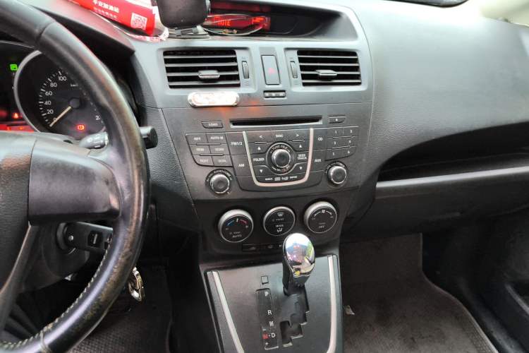 Used Mazda 5 2011 2.0L Automatic Luxury Edition Audio And AC Panel