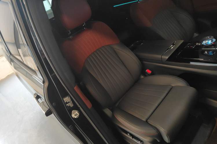 Used GAC Trumpchi M8 2025 Zongshi Series Super Hybrid Edition Right Front Seat