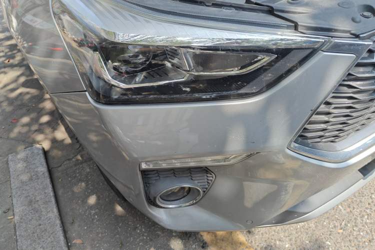 Used Haval H6 Coupe 2018 Red-Label 1.5T Automatic Two-Wheel Drive Ultra-Luxury Model Right Front Headlight