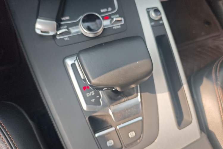 Used Audi Q5L 2018 40 TFSI Prestige Fashion Edition China VI
