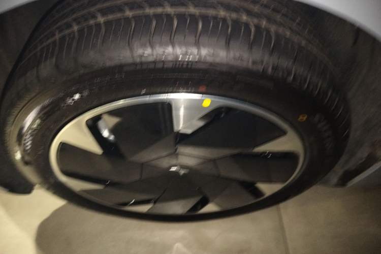 Used XPeng MONA M03 2025 600 with Ultra-Long Range Max Left Front Wheel Hub