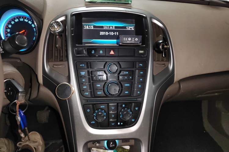 Used Buick GT 2013 GT 1.6L Manual Entry-Level Model Audio And AC Panel