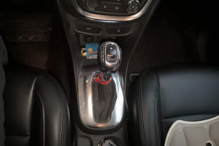 Used Buick Encore 2015 1.4T Automatic Two-Wheel Drive Urban Elite Version