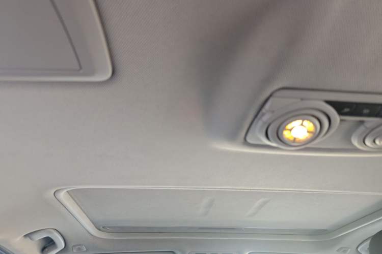 Used BMW 3 Series 2017 320Li Fashion Model Headliner