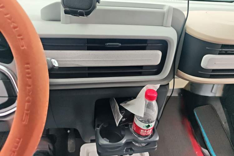 Used SAIC MAXUS Dana V1 2025 Low-Roof Multi-Function Version 42 kWh Audio And AC Panel