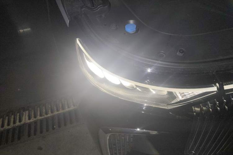 Used VOYAH Dream 2025 PHEV Four-Wheel-Drive Flagship Version – Qiankun Edition