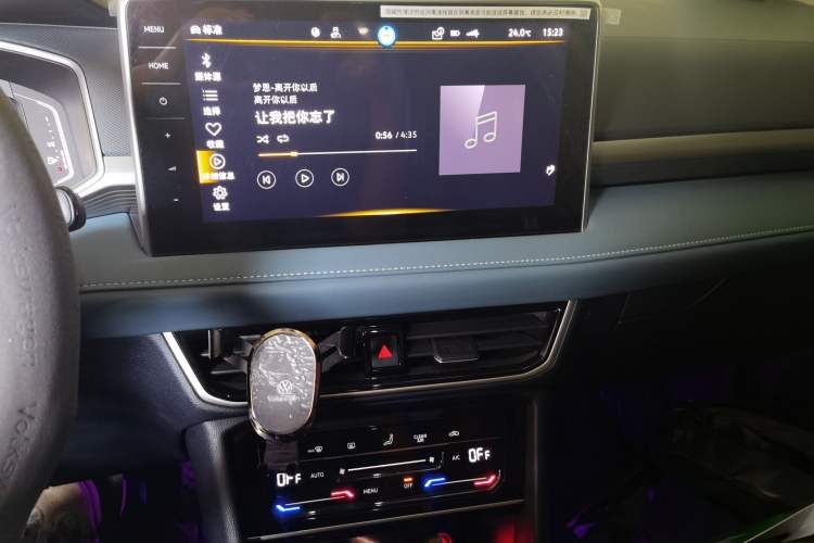 Used Volkswagen Tharu 2023 300TSI Two-Wheel-Drive Full Moon Edition Audio And AC Panel