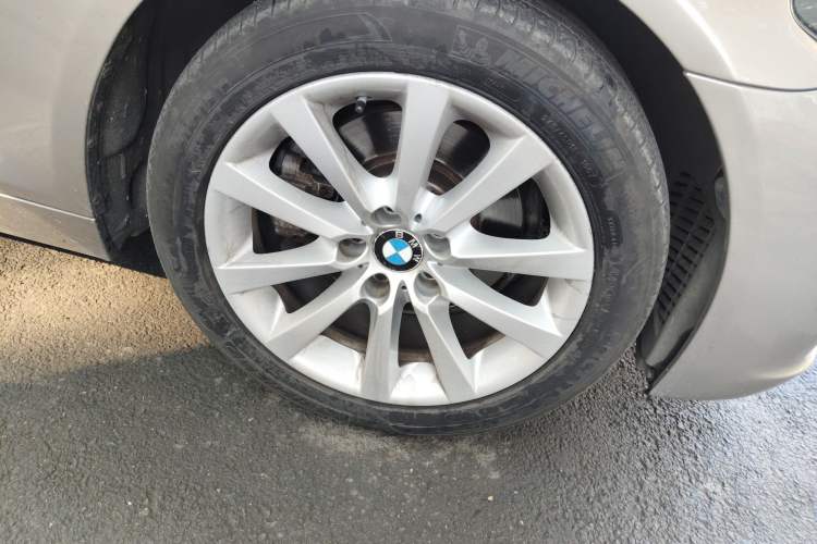 Used BMW 5 Series 2013 530Li Leading Model
