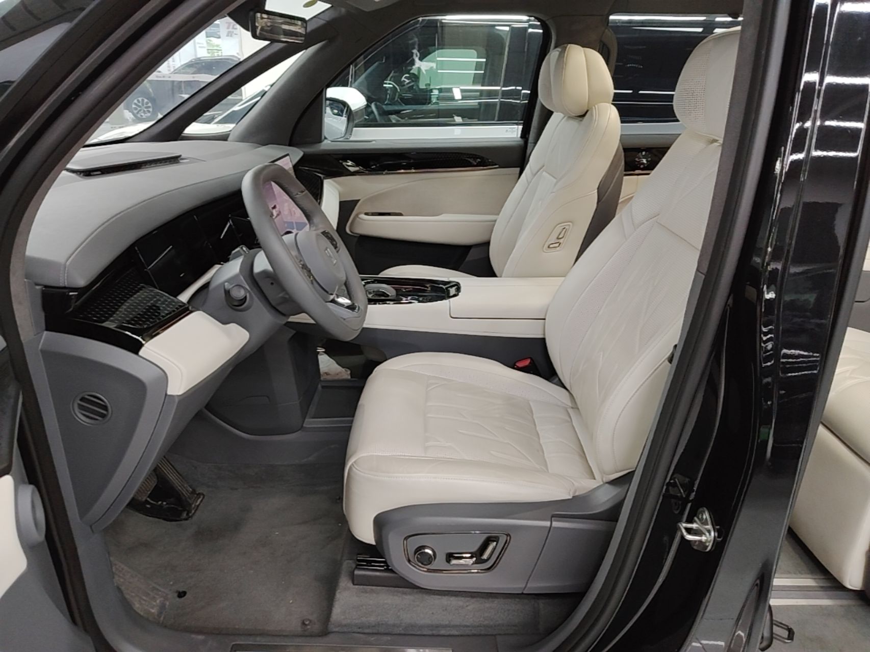 Zeekr 009 2024 Six-Seat Executive Version 4WD 108 kWh — снимка 17